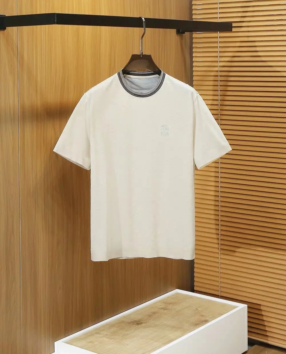 Italian Style Men's round Neck Knitted Short Sleeve T-Shirt Casual Striped Color Block Spring Summer New Arrival Loose Fit
Italian Style Men's round Neck Knitted Short Sleeve T-Shirt Casual Striped Color Block Spring Summer New Arrival Loose Fit