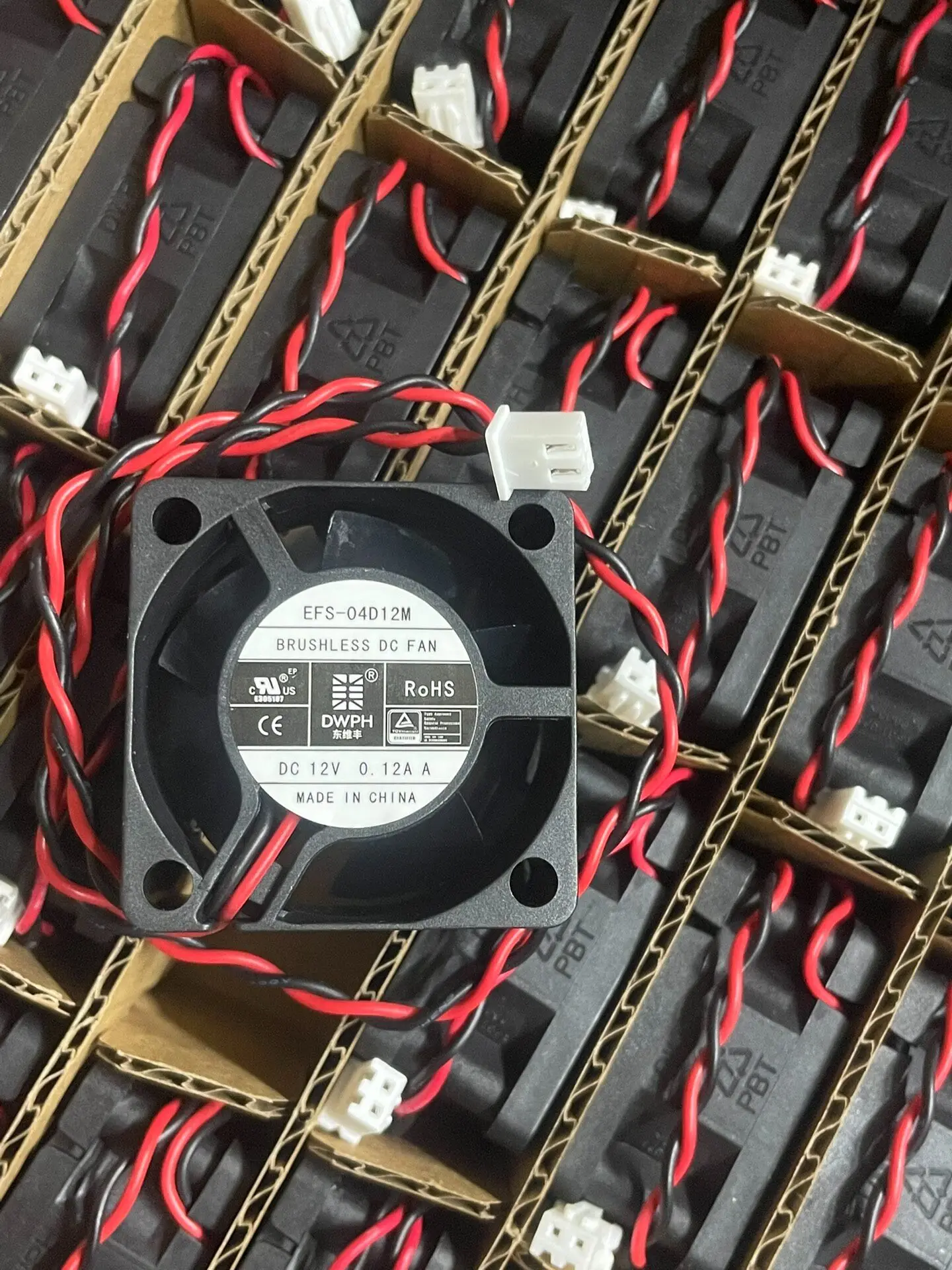Original DWPH EFS-04D12M 12V 0.12A 4020 two-wire cooling fan
Original DWPH EFS-04D12M 12V 0.12A 4020 two-wire cooling fan
