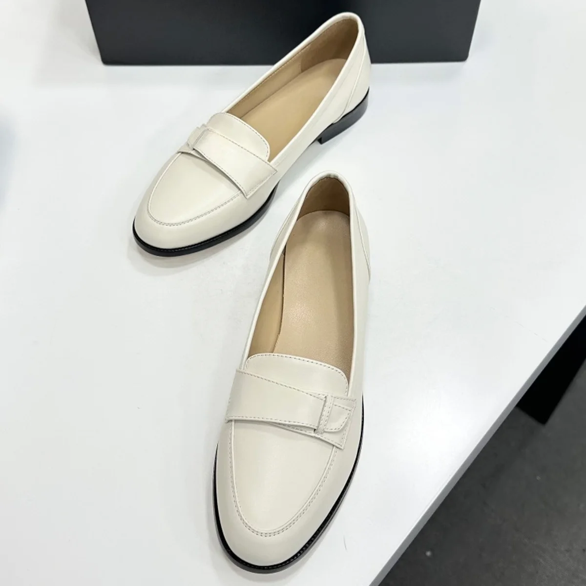 2026 Women's Soft Genuine Leather Round Toe Penny Loafers, Fashion Slip-Ons Classic Retro Daily Office Casual Shoes YYT26060162
2026 Women's Soft Genuine Leather Round Toe Penny Loafers, Fashion Slip-Ons Classic Retro Daily Office Casual Shoes YYT26060162