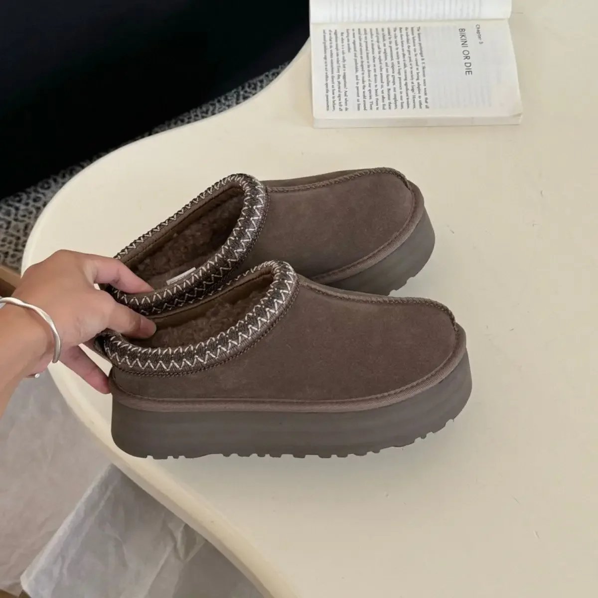 2026 New Winter Men Women Suede Slippers Genuine Leather Tasman Fur Slippers Tazz Shoes Ultra Mini Low-top Warm Boot Short Plush
2026 New Winter Men Women Suede Slippers Genuine Leather Tasman Fur Slippers Tazz Shoes Ultra Mini Low-top Warm Boot Short Plush