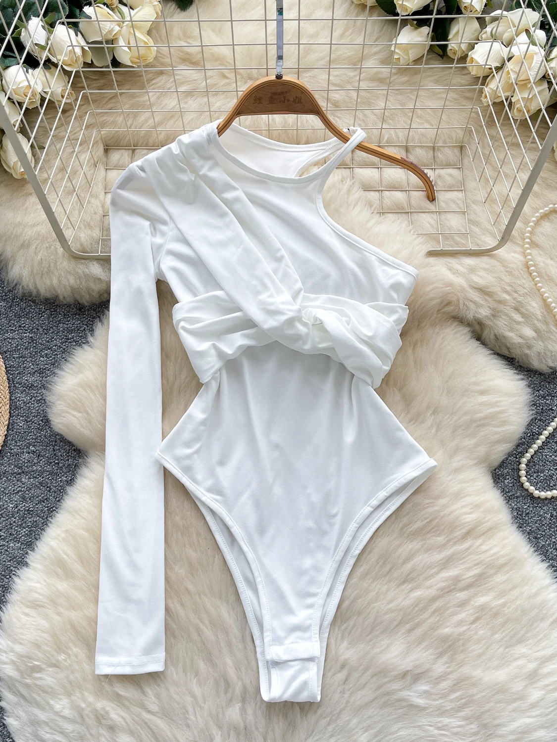 One-Piece Suit for Women Autumn Season High Ne Knot Irregular Design Beautiful Sexy Outerwear Base irt
One-Piece Suit for Women Autumn Season High Ne Knot Irregular Design Beautiful Sexy Outerwear Base irt