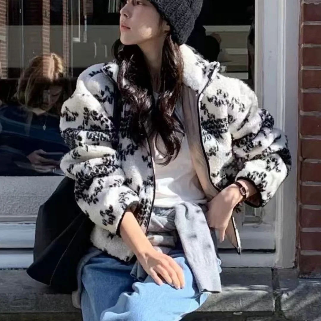 Шикарное хлопковое пальто в стиле ретро, женское хлопковое пальто в скандинавском стиле с принтом ягненка, модная зимняя верхняя одежда
Шикарное хлопковое пальто в стиле ретро, женское хлопковое пальто в скандинавском стиле с принтом ягненка, модная зимняя верхняя одежда