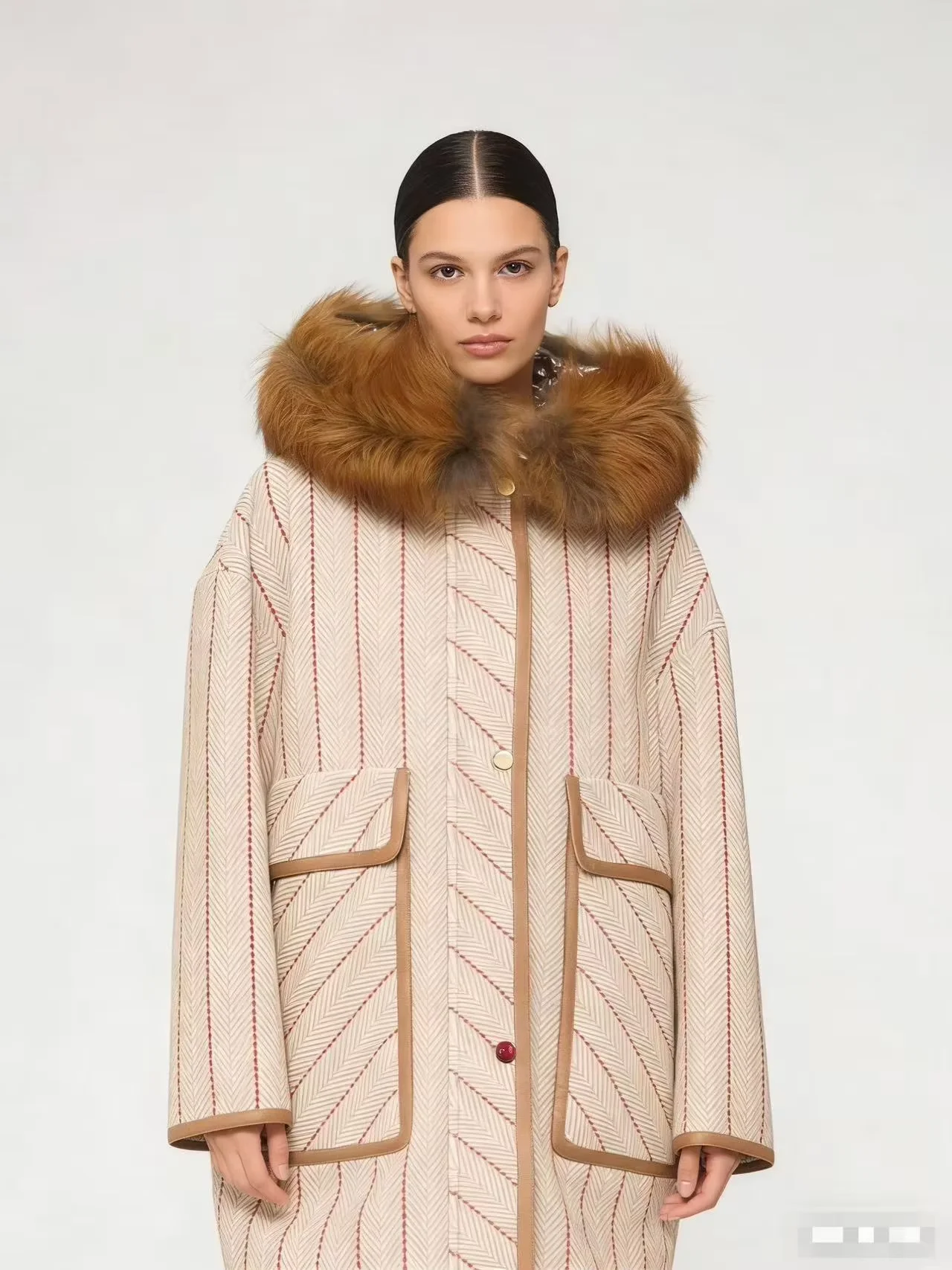 Winter Casual Loose Tweed Coat with Hooded Real Fox Fur Collar Mid-Length Mixed-Fiber Coat 2025 New Style Plaid Design
Winter Casual Loose Tweed Coat with Hooded Real Fox Fur Collar Mid-Length Mixed-Fiber Coat 2025 New Style Plaid Design