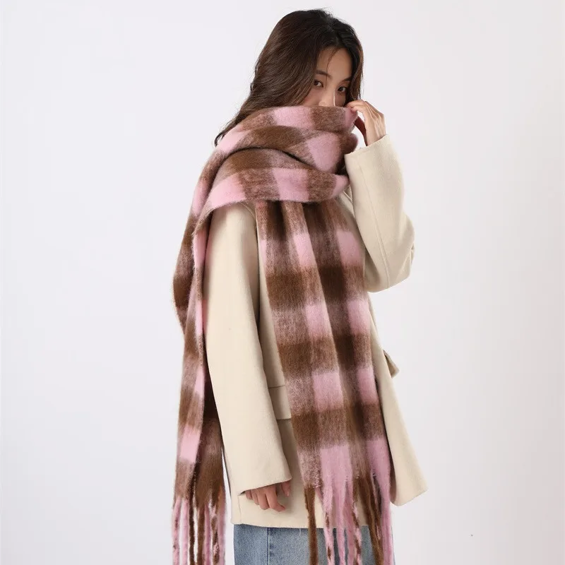 2024 New Women's Winter Shawl Oversized Plaid Scarf Women's Winter Shawl Tassel Fashion Style Women's Warm Scarf
2024 New Women's Winter Shawl Oversized Plaid Scarf Women's Winter Shawl Tassel Fashion Style Women's Warm Scarf