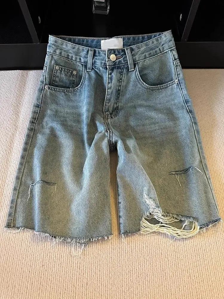 High waisted denim shorts frayed edges and holes women's summer new fashion slim and loose five quarter straight leg shorts
High waisted denim shorts frayed edges and holes women's summer new fashion slim and loose five quarter straight leg shorts