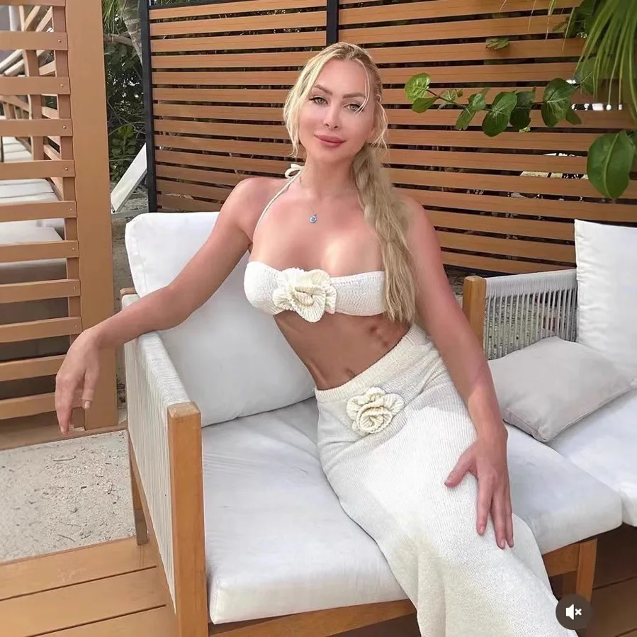Women Skirts Set Strapless Knitted Hollow Flower High Waisted Skirts Set For Women's Beach Vacation Set
Women Skirts Set Strapless Knitted Hollow Flower High Waisted Skirts Set For Women's Beach Vacation Set
