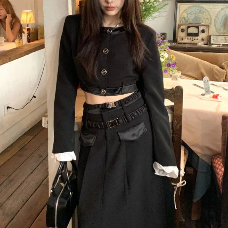 Women's Fall/Winter Retro Crewneck Blazer Belt Pleated Skirt Set Black Hepburn Suit Belted Two-Piece
Women's Fall/Winter Retro Crewneck Blazer Belt Pleated Skirt Set Black Hepburn Suit Belted Two-Piece