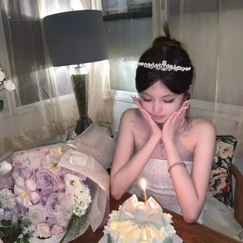 Rhinestone Crystal Bridal Tiaras Wedding Headdress Flower Luxury Beads Crown Luxury Shiny Birthday Crown Headpiece Birthday
Rhinestone Crystal Bridal Tiaras Wedding Headdress Flower Luxury Beads Crown Luxury Shiny Birthday Crown Headpiece Birthday