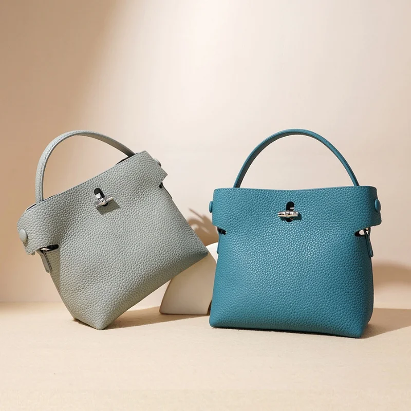 2025 New High-end Fashion Women's Genuine Leather Tote bags High Quality Bucket Bag Commuter Bag Party Bag Cowhide Shoulder Bag
2025 New High-end Fashion Women's Genuine Leather Tote bags High Quality Bucket Bag Commuter Bag Party Bag Cowhide Shoulder Bag