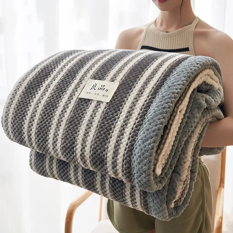 Плед из кораллового вельвета для дневного сна, небольшое покрывало для дивана, теплое одеяло для кондиционера, всесезонное, для дома, гостиной, офиса
Плед из кораллового вельвета для дневного сна, небольшое покрывало для дивана, теплое одеяло для кондиционера, всесезонное, для дома, гостиной, офиса