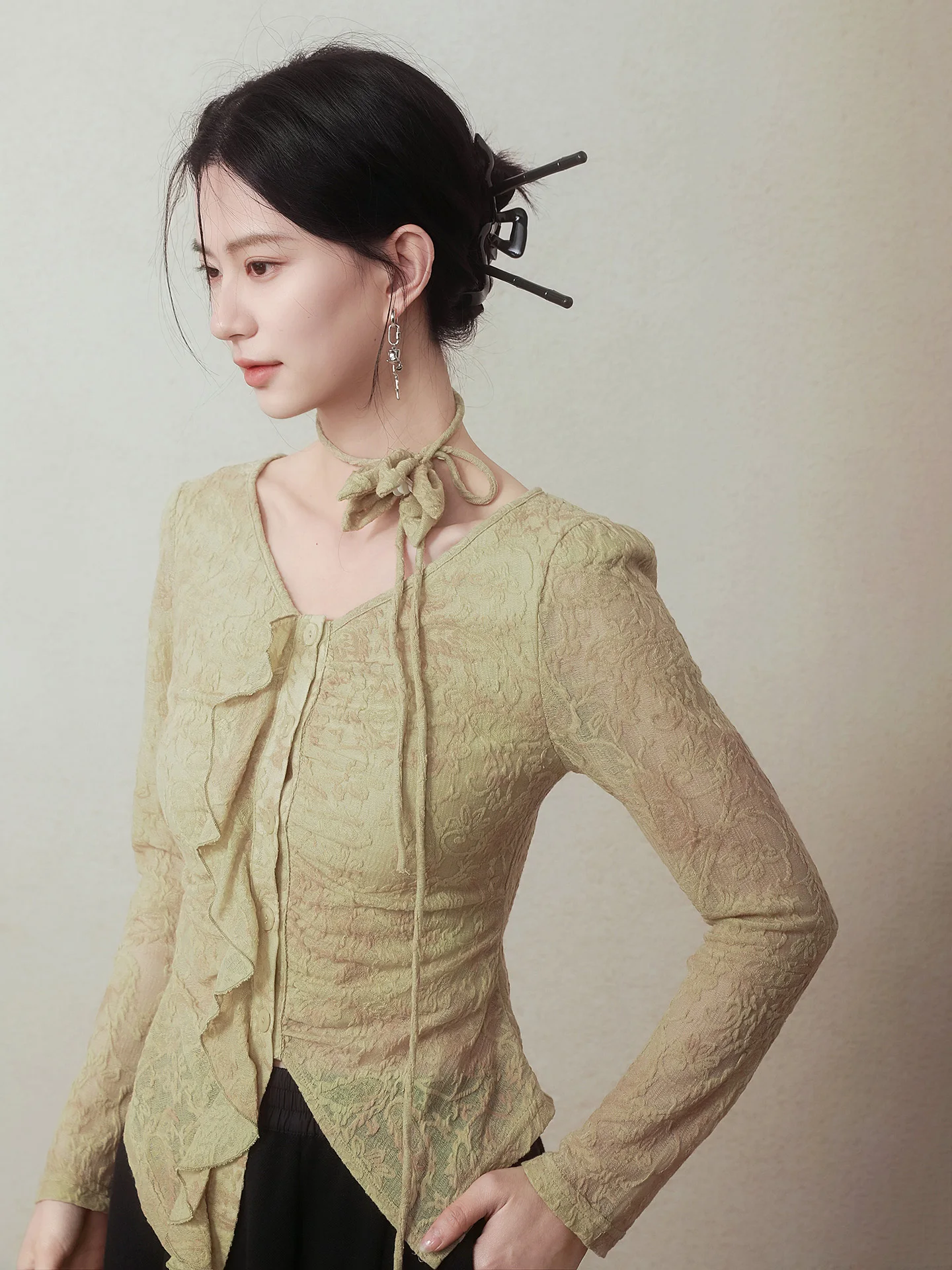 INGKO Spring Bud Green Flower Top Elegant V-neck Long Sleeve Women's T-shirt Polyester Nylon Blend Comfortable Fitted Style
INGKO Spring Bud Green Flower Top Elegant V-neck Long Sleeve Women's T-shirt Polyester Nylon Blend Comfortable Fitted Style