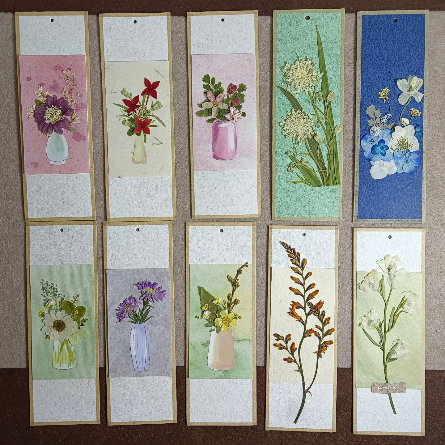 Ручная тканевая закладка с цветами