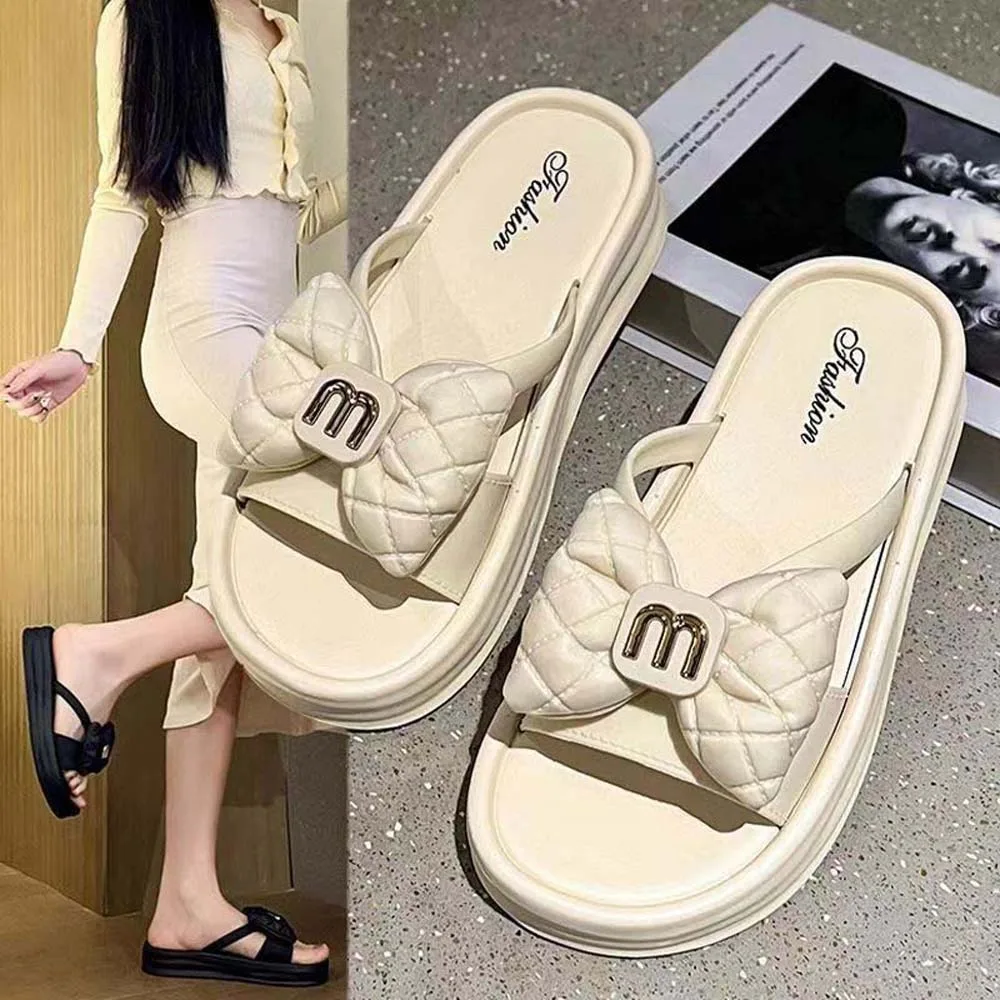 Нескользящие клетчатые тапочки с бантом, мягкие тапочки с золотой этикеткой и надписью из искусственной кожи, черные женские сандалии на толстой подошве, отпуск, путешествия
Нескользящие клетчатые тапочки с бантом, мягкие тапочки с золотой этикеткой и надписью из искусственной кожи, черные женские сандалии на толстой подошве, отпуск, путешествия