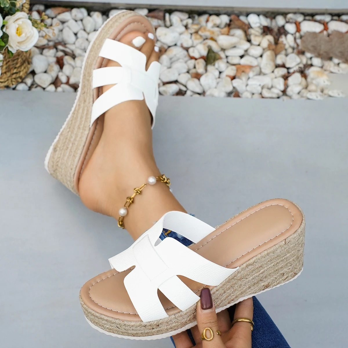 Женские сандалии 2026: Новые модные шлепанцы на толстой подошве, нескользящие летние сандалии на платформе, модные уличные шлепанцы для женщин
Женские сандалии 2026: Новые модные шлепанцы на толстой подошве, нескользящие летние сандалии на платформе, модные уличные шлепанцы для женщин