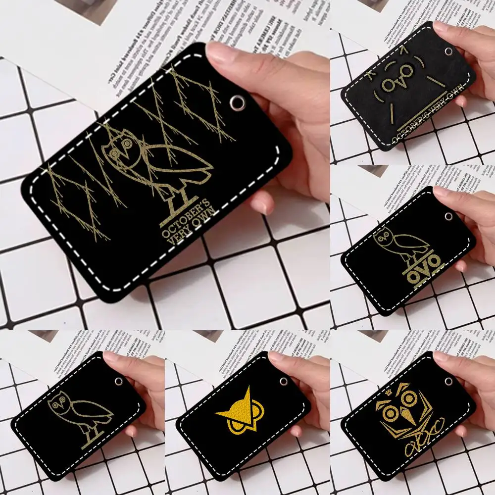 Модный держатель для карт Drake OvO OWL, подходит для кредитных карт, проездных билетов, мягкий кожаный прямоугольный брелок-ключница, защитный чехол.
Модный держатель для карт Drake OvO OWL, подходит для кредитных карт, проездных билетов, мягкий кожаный прямоугольный брелок-ключница, защитный чехол.