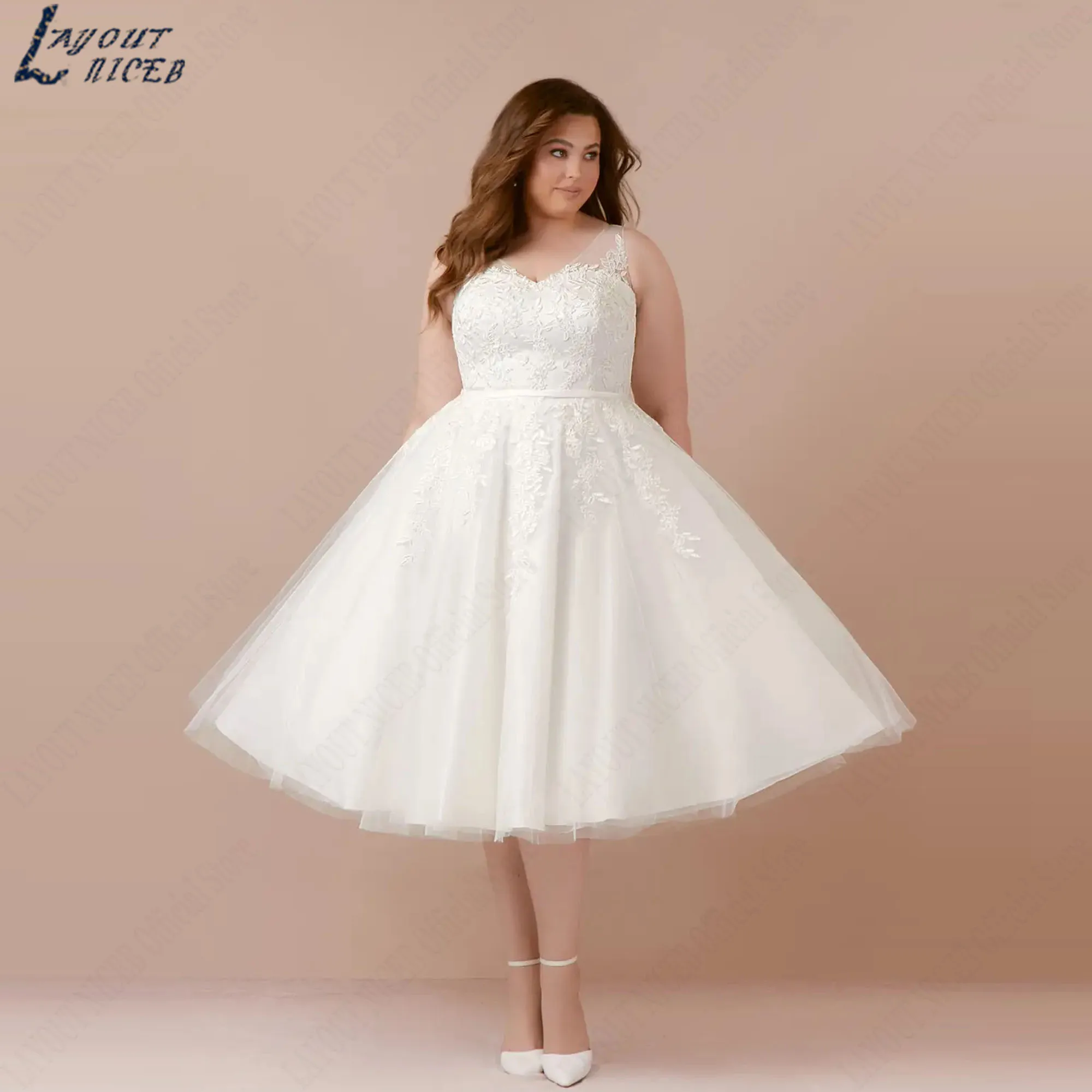 Vintage Plus Size Short Wedding Dress Applique V-Neck A-Line Sleeveless Bridal Gown for Civil Ceremony vestidos novia Customized
Vintage Plus Size Short Wedding Dress Applique V-Neck A-Line Sleeveless Bridal Gown for Civil Ceremony vestidos novia Customized