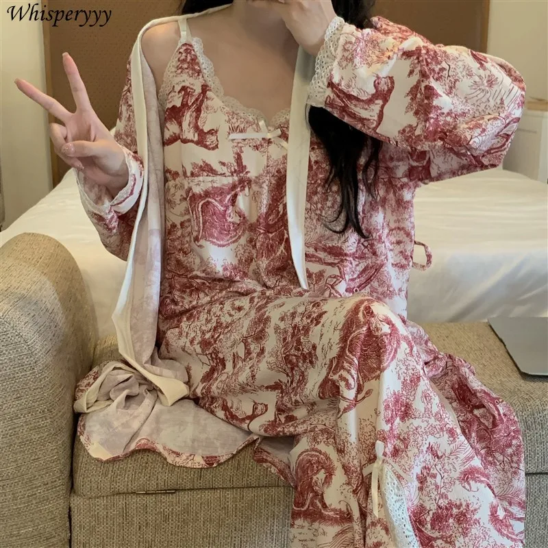 2025 New Red Ink Painting Robe Halter Trousers Pajamas 3-piece Set Women Fashion Comfort Nightwear Loungewear Sleepwear Homewear
2025 New Red Ink Painting Robe Halter Trousers Pajamas 3-piece Set Women Fashion Comfort Nightwear Loungewear Sleepwear Homewear