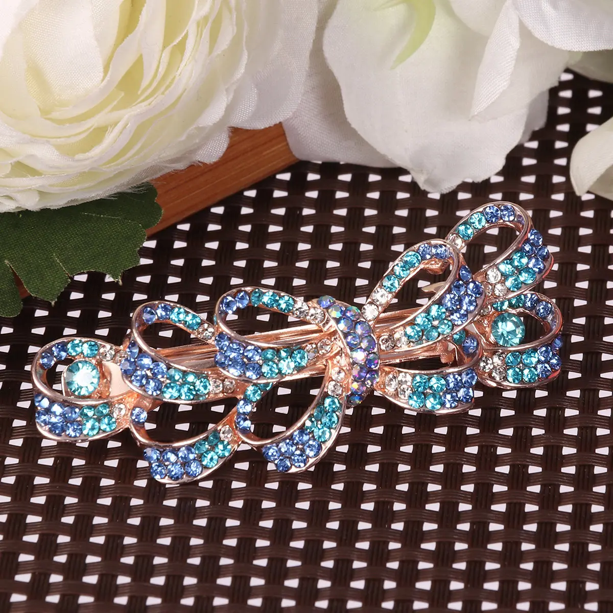 Изысканная хрустальная заколка для волос с цветочным дизайном, украшенная стразами, надежно фиксирующая пряди, элегантный аксессуар для укладки волос для женщин, розовая
Изысканная хрустальная заколка для волос с цветочным дизайном, украшенная стразами, надежно фиксирующая пряди, элегантный аксессуар для укладки волос для женщин, розовая