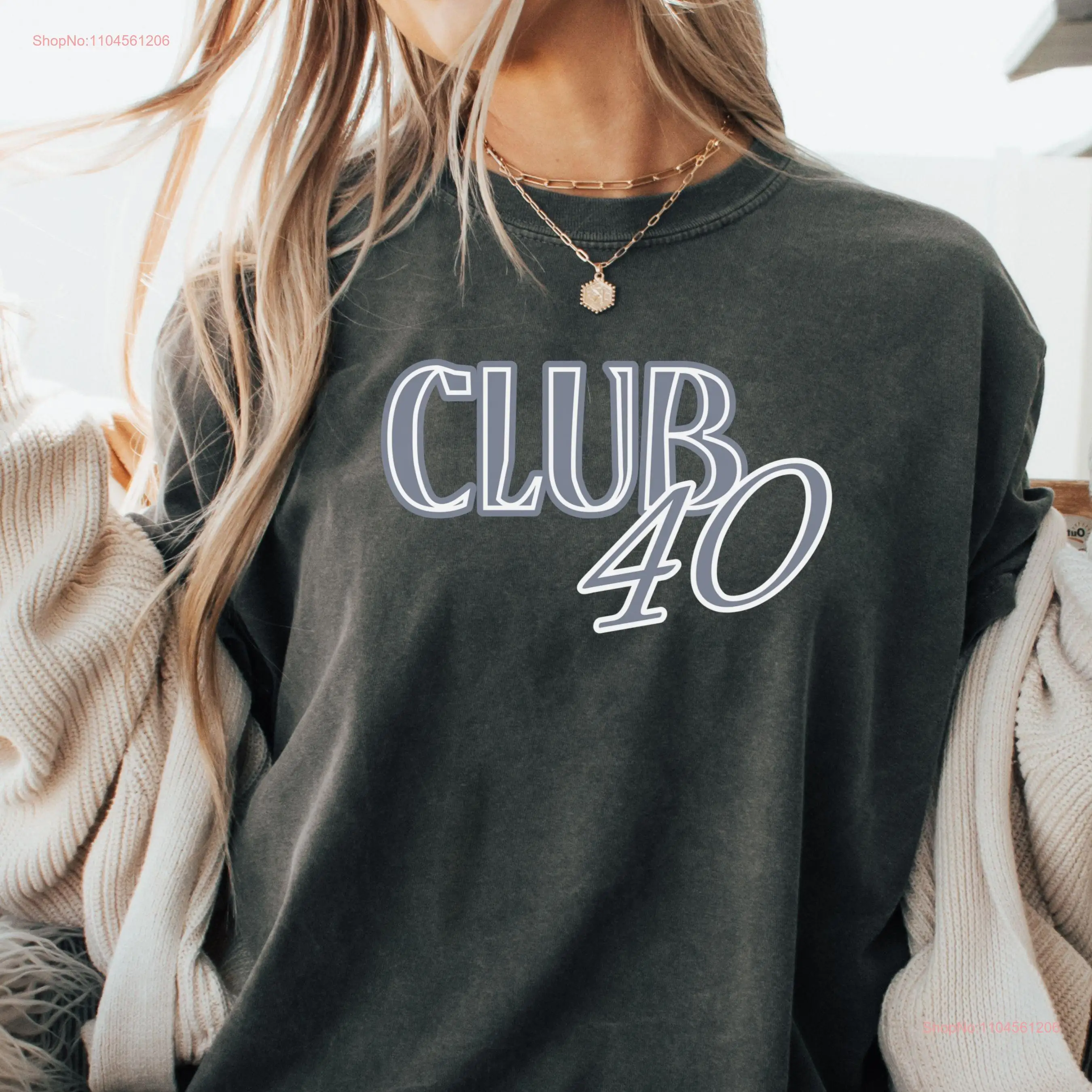 Футболка с комфортными цветами на 40-летие Club 40 Hello Forty Top для мужчин и женщин, винтажная футболка с длинными или короткими рукавами
Футболка с комфортными цветами на 40-летие Club 40 Hello Forty Top для мужчин и женщин, винтажная футболка с длинными или короткими рукавами