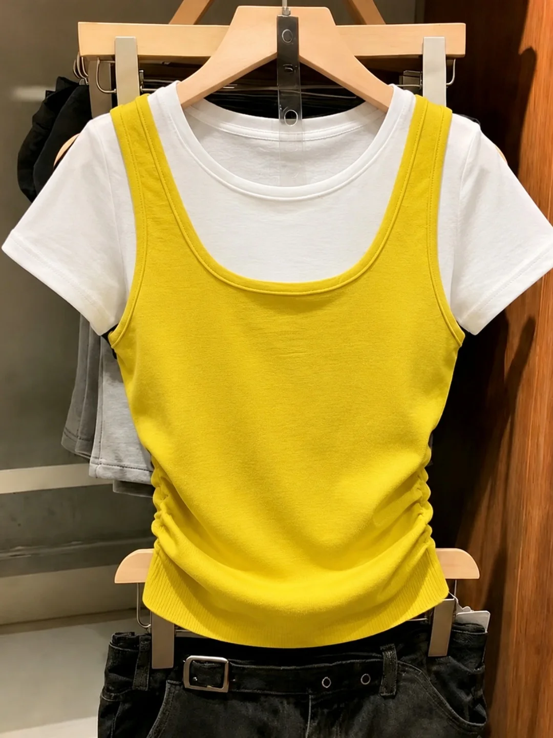 Sweet Faux Two-Piece Short Sleeve T-Shirt Slim Fit Comfortable Versatile Summer Top Women's plus Size Fashionable Casual Shirt
Sweet Faux Two-Piece Short Sleeve T-Shirt Slim Fit Comfortable Versatile Summer Top Women's plus Size Fashionable Casual Shirt