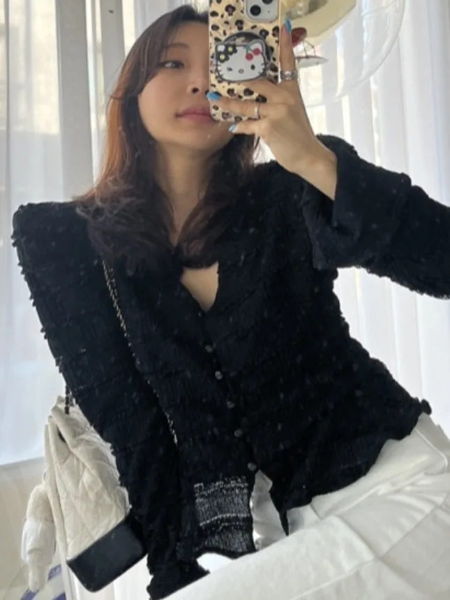 2025 New Sle Slim Fit Lace Sve V Ne Long Sve Women's irt Korean Version Open Cardigan Top Quali Faionable
2025 New Sle Slim Fit Lace Sve V Ne Long Sve Women's irt Korean Version Open Cardigan Top Quali Faionable