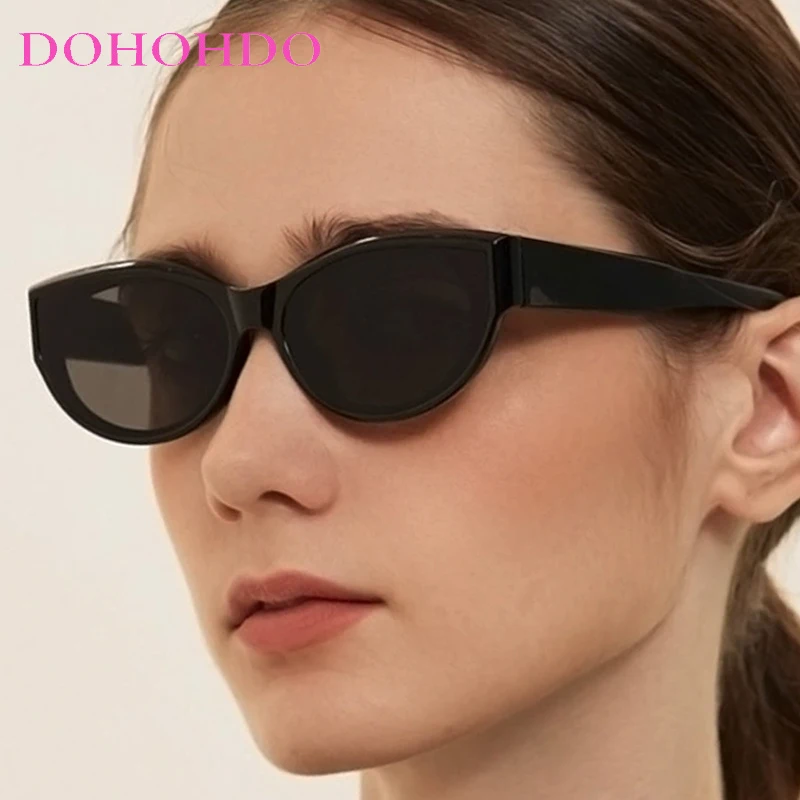 Luxury Designer Small Cat Eye Sunglasses For Women Men Trendy Fashion Sun Glasses Female UV400 Summer Traveling Eyewear Female
Luxury Designer Small Cat Eye Sunglasses For Women Men Trendy Fashion Sun Glasses Female UV400 Summer Traveling Eyewear Female
