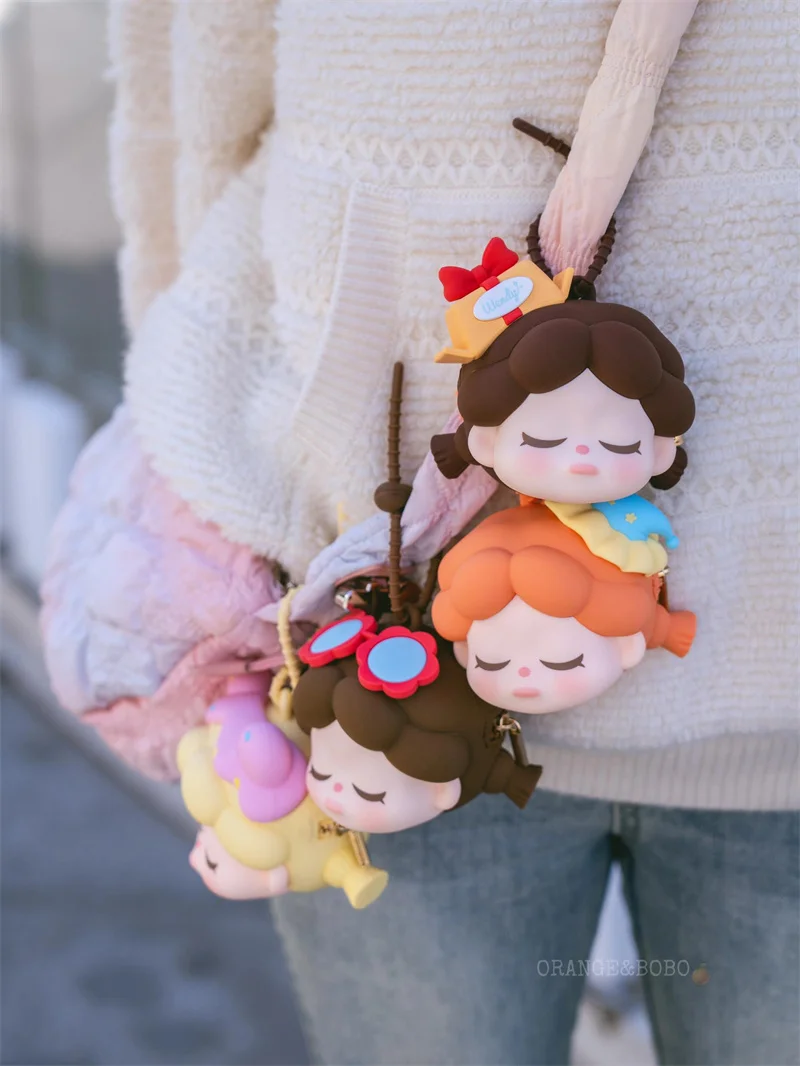Genuine Wendy There's a Party series blind box pendant pendant doll girl birthday gift doll earphone bag
Genuine Wendy There's a Party series blind box pendant pendant doll girl birthday gift doll earphone bag