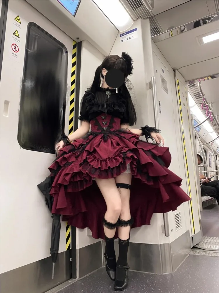 Halloween and Christmas waist-cinching dark Gothic style suit dress
Halloween and Christmas waist-cinching dark Gothic style suit dress