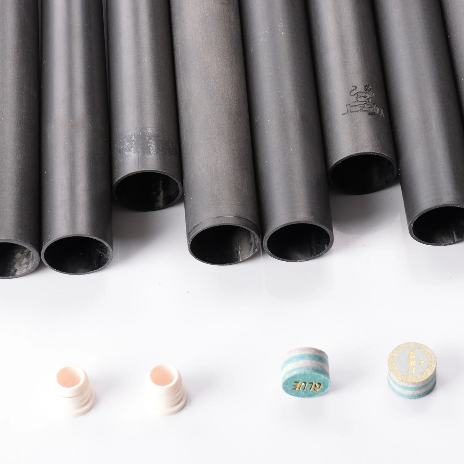 Custom 3K carbon fiber cue shaft blank, 1/2 joint, tip diameter 11.5-12.5mm. Perfect for professional players' DIY replacement.
Custom 3K carbon fiber cue shaft blank, 1/2 joint, tip diameter 11.5-12.5mm. Perfect for professional players' DIY replacement.