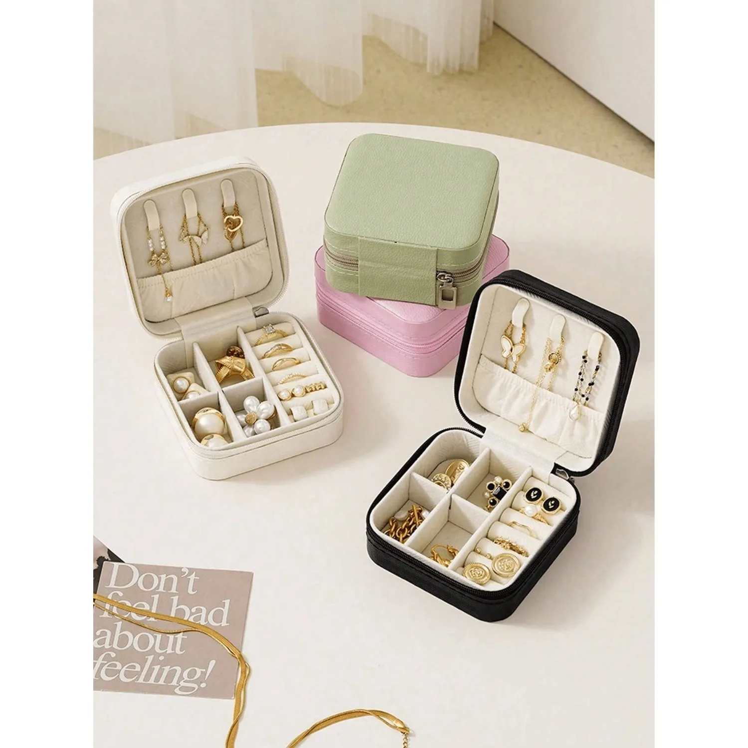 1pc Minimalist Jewelry Box, Portable PU Material Jewelry Case, Summer Travel Jewelry Storage Box, Mini Jewelry Organizer Box
1pc Minimalist Jewelry Box, Portable PU Material Jewelry Case, Summer Travel Jewelry Storage Box, Mini Jewelry Organizer Box
