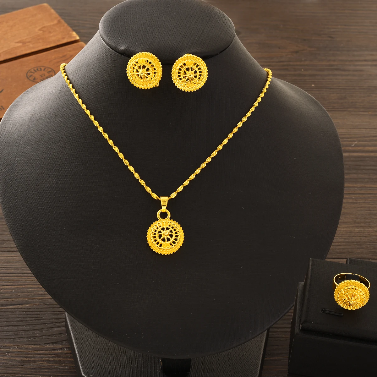 Africa Gold Color Jewelry Sets Small Cute Necklace Earrings Ring Dubai Ethiopian Holiday Wedding Bride Habesha Sets Items Gift
Africa Gold Color Jewelry Sets Small Cute Necklace Earrings Ring Dubai Ethiopian Holiday Wedding Bride Habesha Sets Items Gift
