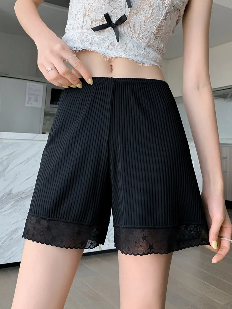 Loose Fit Ice Silk Safety Shorts Lace Trimmed Three-quarter Length Breathable Comfortable Women's Underwear Polyester Fiber
Loose Fit Ice Silk Safety Shorts Lace Trimmed Three-quarter Length Breathable Comfortable Women's Underwear Polyester Fiber