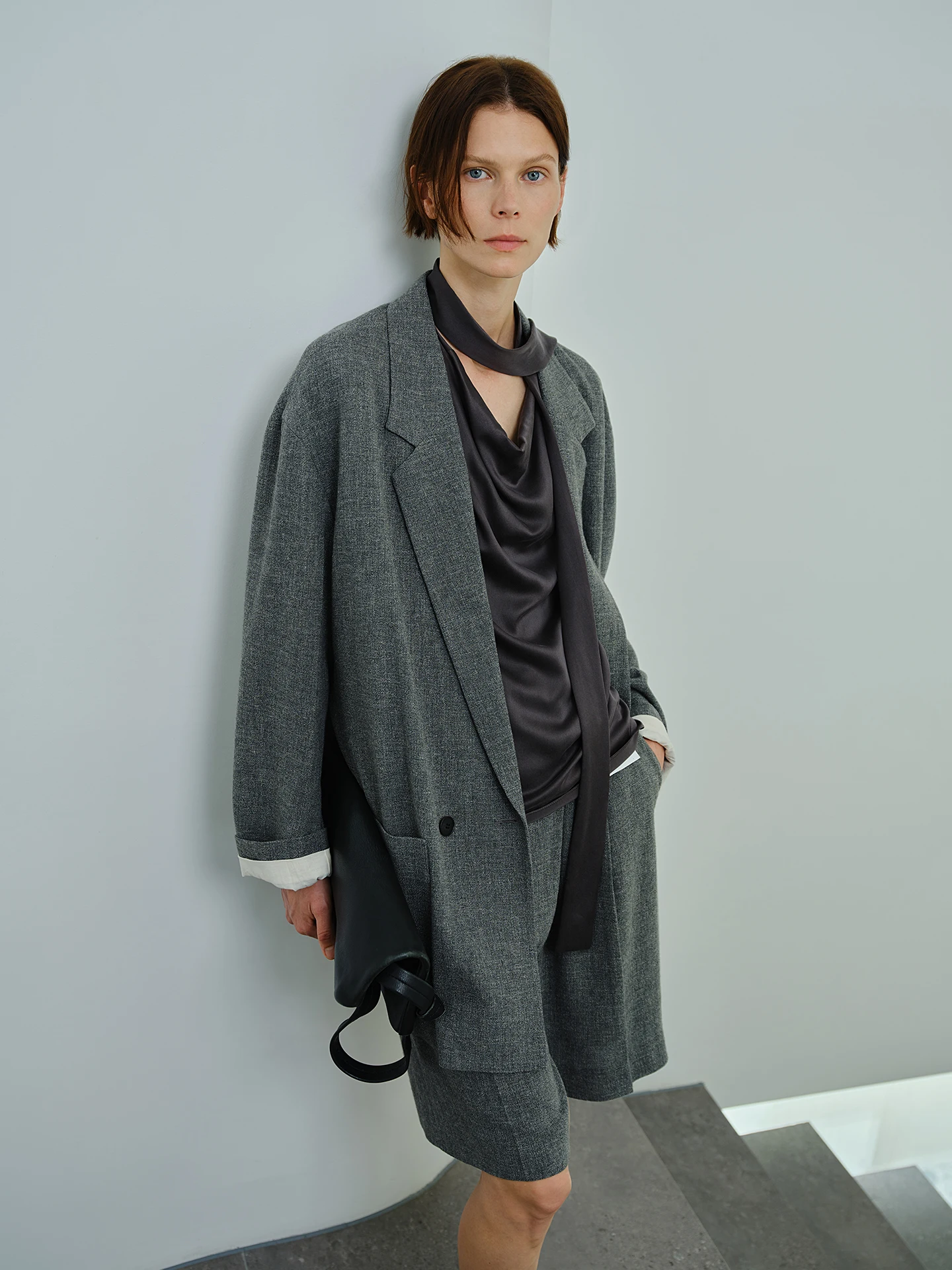 Легкие драпированные брюки CHICJOC Ice Sensation из смесовой вискозы с асимметричным разрезом, разноцветные, свободного кроя, для женщин
Легкие драпированные брюки CHICJOC Ice Sensation из смесовой вискозы с асимметричным разрезом, разноцветные, свободного кроя, для женщин