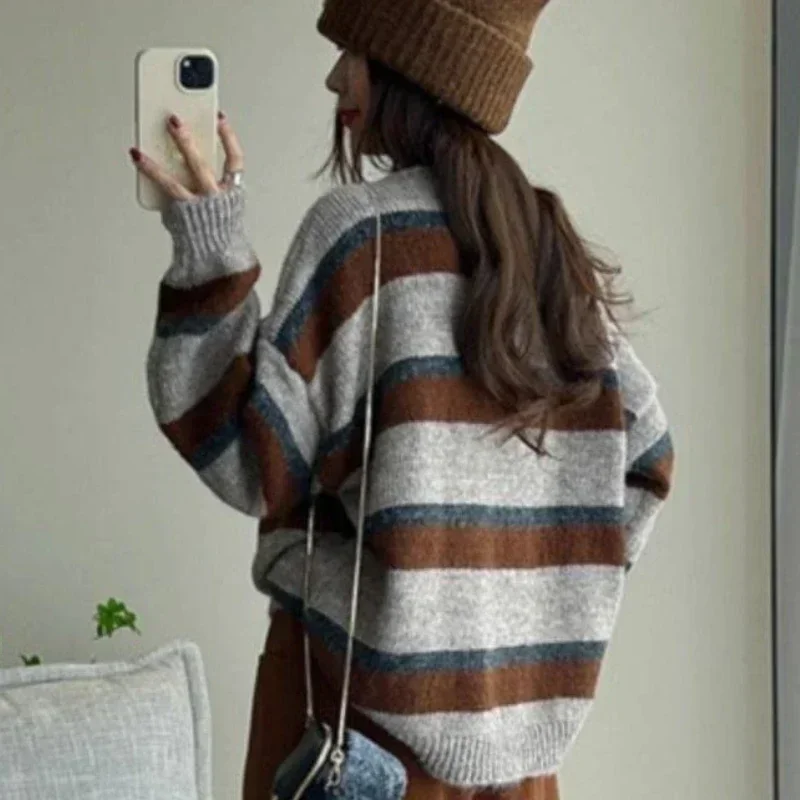 Striped Baggy Cardigan Women Knitted Vintage Coat Streetwear Warm Soft Casual All-match Korean Style Girls Fashion Personality
Striped Baggy Cardigan Women Knitted Vintage Coat Streetwear Warm Soft Casual All-match Korean Style Girls Fashion Personality