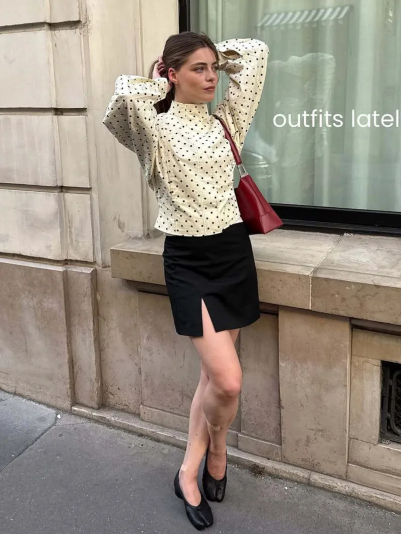 Sweet Polka Dot Stand Neck Short Jackets Women's 2025 Autumn Fashion Retro High Quality Thin Coat Lady Casual&Commute Outerwear
Sweet Polka Dot Stand Neck Short Jackets Women's 2025 Autumn Fashion Retro High Quality Thin Coat Lady Casual&Commute Outerwear