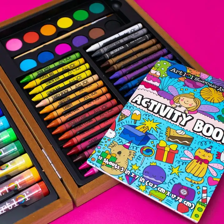 Art 101 Budding Artist, 78 предметов, креативный красочный деревянный художественный набор, цветные карандаши, акварели, маркеры и мелки
Art 101 Budding Artist, 78 предметов, креативный красочный деревянный художественный набор, цветные карандаши, акварели, маркеры и мелки