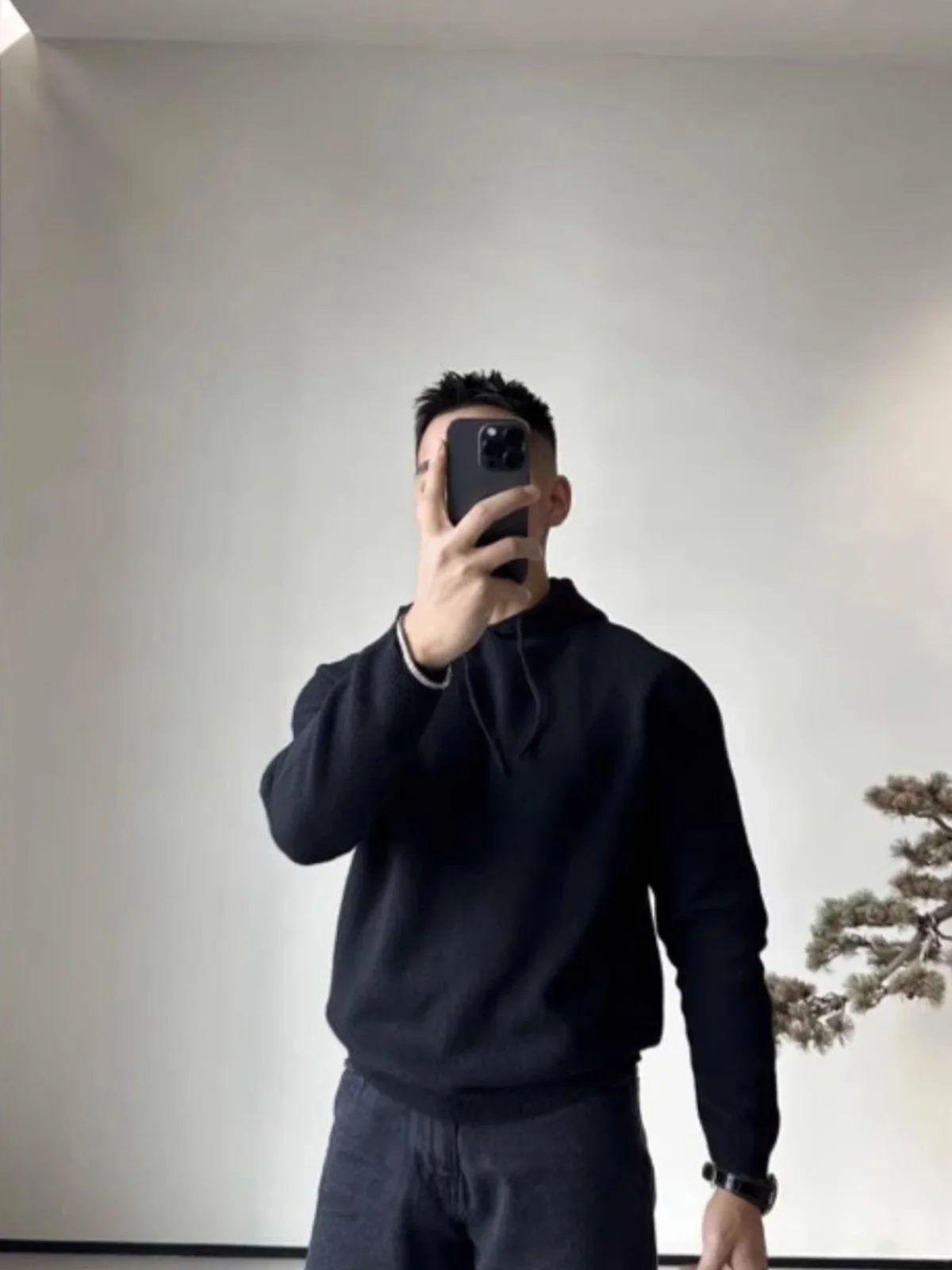 Корейская эластичная вязаная толстовка с капюшоном для мужчин, осенне-зимняя новинка, простая повседневная универсальная модель с длинными рукавами
Корейская эластичная вязаная толстовка с капюшоном для мужчин, осенне-зимняя новинка, простая повседневная универсальная модель с длинными рукавами