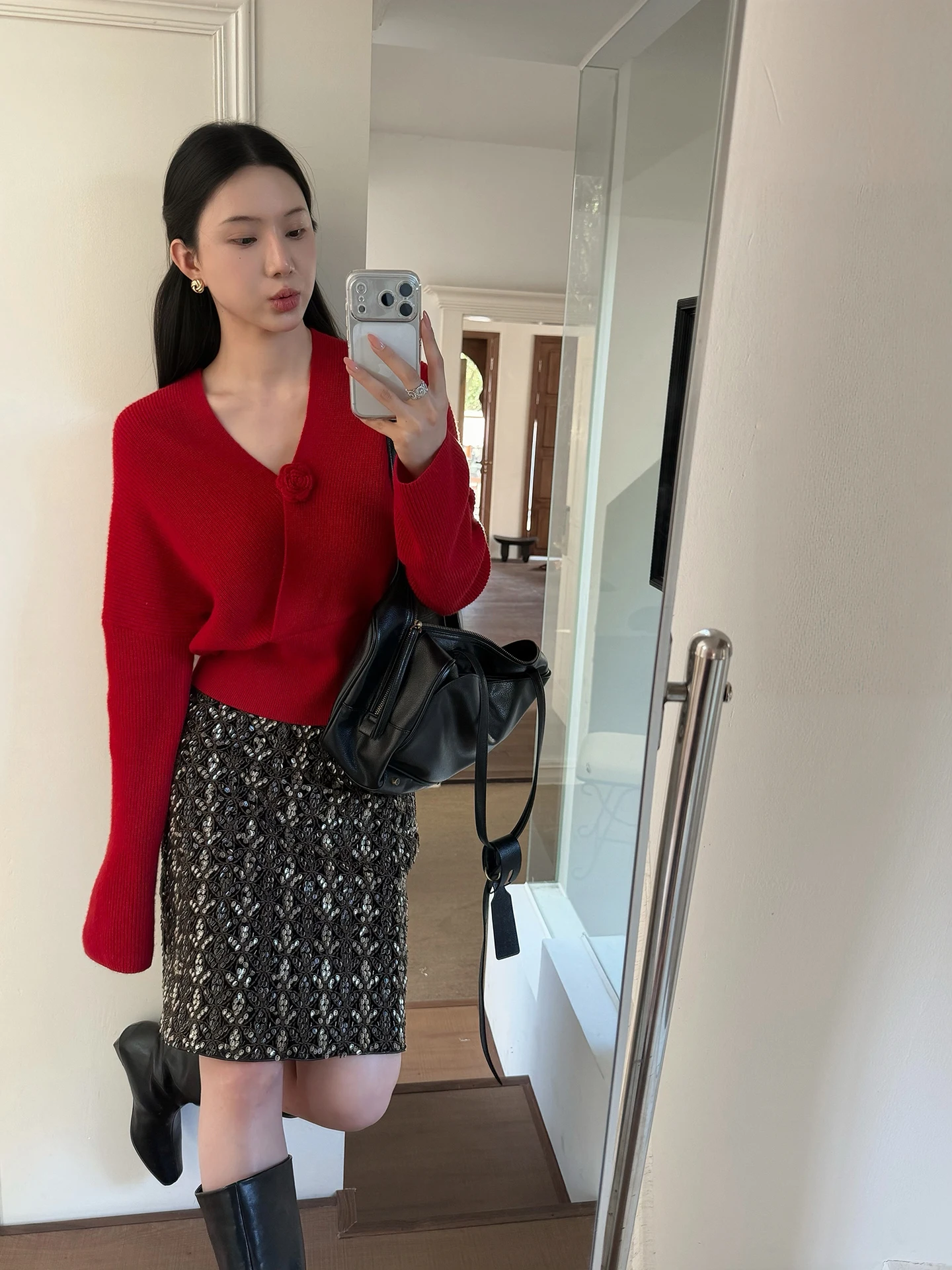 Женский вязаный свитер Sweet Sle с V-образным вырезом, корейский стиль, длинный рукав, шерстяное пальто для новогоднего образа
Женский вязаный свитер Sweet Sle с V-образным вырезом, корейский стиль, длинный рукав, шерстяное пальто для новогоднего образа