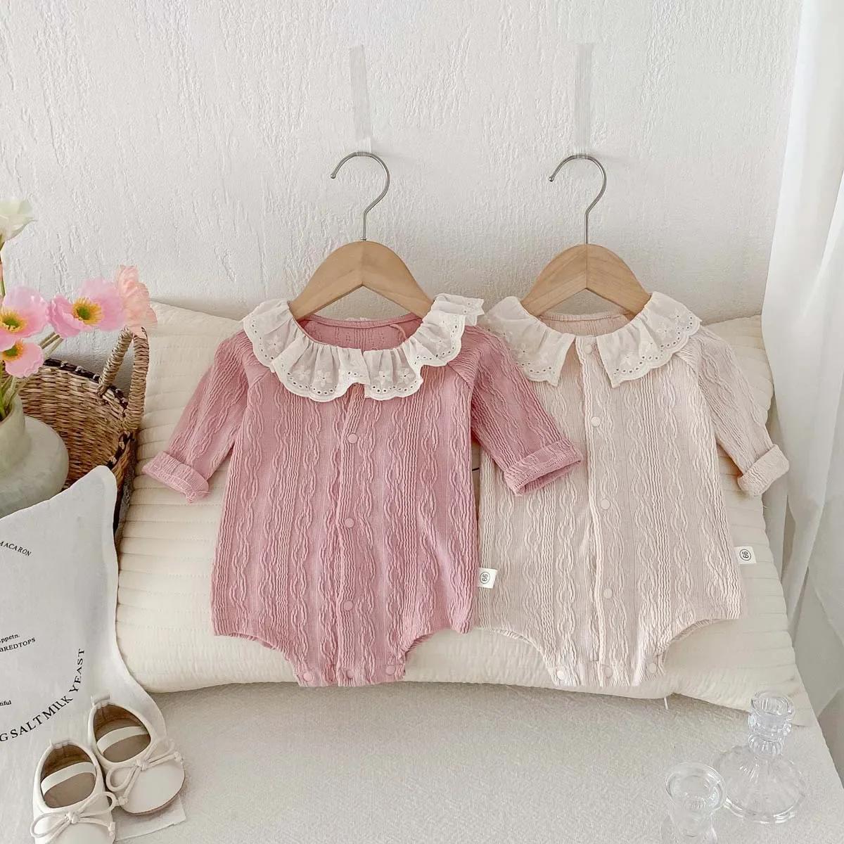 Baby Clothing Lace Round Neck Long Sleeve Cmfortable Rompers 2024 Autumn New Girls Baby Fashion Solid Color Simple Rompers
Baby Clothing Lace Round Neck Long Sleeve Cmfortable Rompers 2024 Autumn New Girls Baby Fashion Solid Color Simple Rompers
