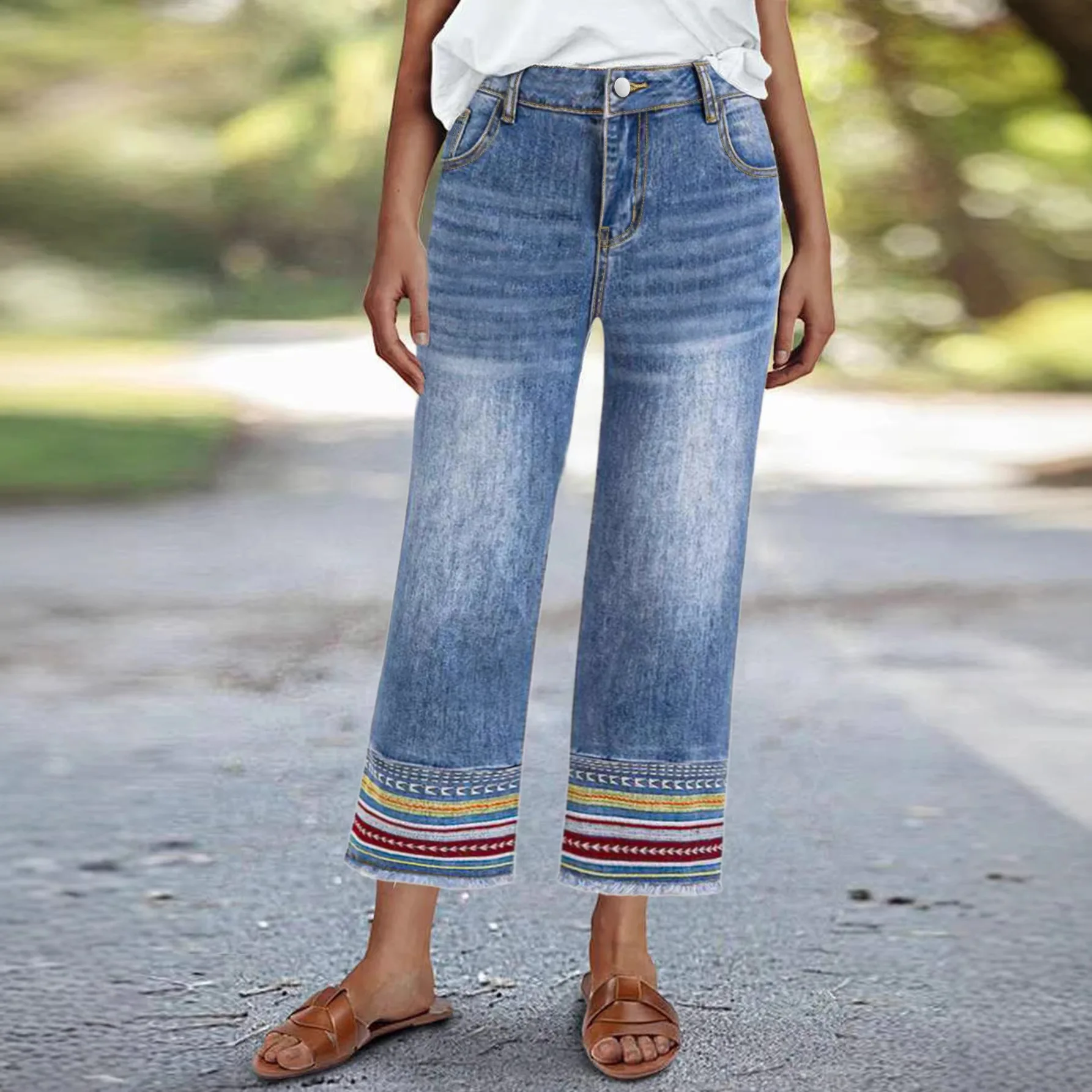 Elegant High Waist Straight Leg Jeans Women's Embroidered Frayed Hem Denim mid Rise Trousers Ethnic Style Spring Fashion
Elegant High Waist Straight Leg Jeans Women's Embroidered Frayed Hem Denim mid Rise Trousers Ethnic Style Spring Fashion