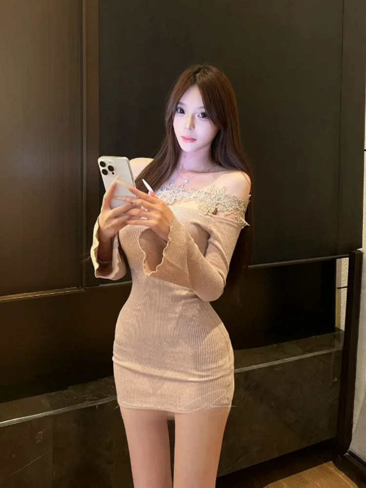 French Sle Lace Knitted ort Dr Women's Slim Fit Bodycon Skirt One oulder Design Long Sve Autumn Winter Faion
French Sle Lace Knitted ort Dr Women's Slim Fit Bodycon Skirt One oulder Design Long Sve Autumn Winter Faion