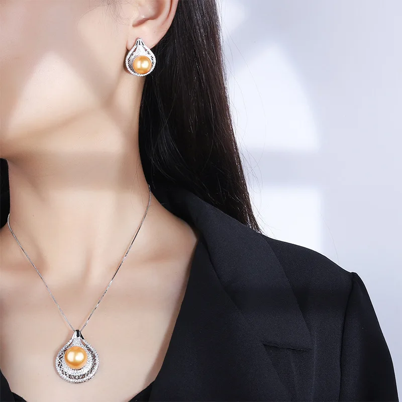 2025 New Gold Pearl Water Droplet Pendant Necklace and Earring High Quality Trendy Women's Jewelry Wedding Anniversary Gift Body
2025 New Gold Pearl Water Droplet Pendant Necklace and Earring High Quality Trendy Women's Jewelry Wedding Anniversary Gift Body