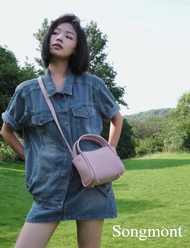 Songmont Cute Mini Series Весенне-летняя кожаная дизайнерская сумка, женская мини-сумка на плечо.
Songmont Cute Mini Series Весенне-летняя кожаная дизайнерская сумка, женская мини-сумка на плечо.