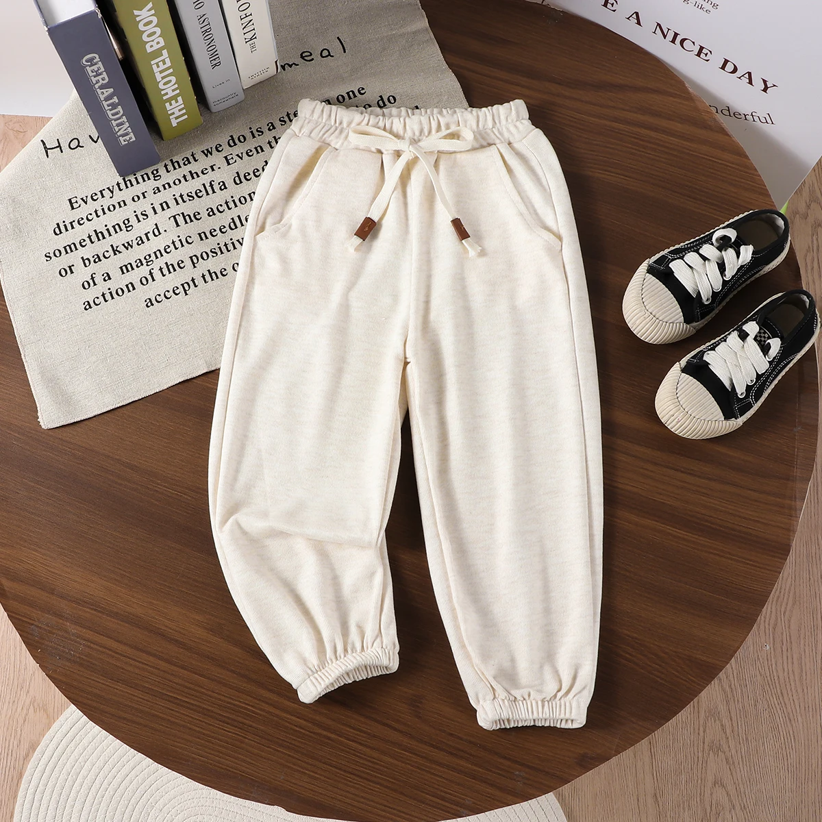 New Children's Autumn Rice Pants Soft Laid-Back Casual Pants for Boys and Girls with Elastic Drawstring and Versatile Styling
New Children's Autumn Rice Pants Soft Laid-Back Casual Pants for Boys and Girls with Elastic Drawstring and Versatile Styling