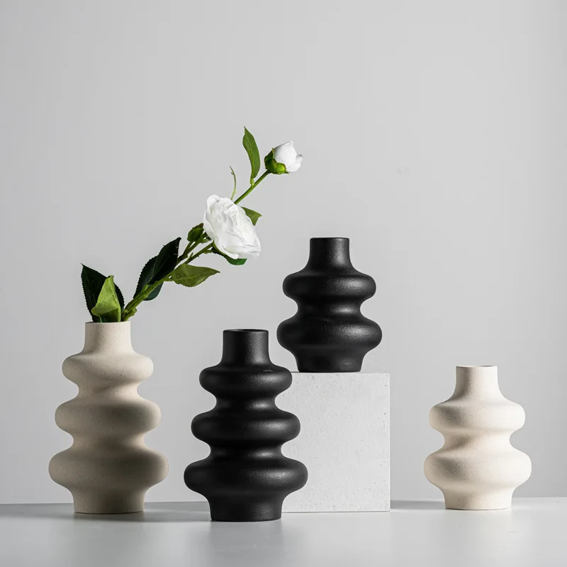 New creative ceramic vase high-end flower arranging device wedding banquet desktop simple decorative ornaments
New creative ceramic vase high-end flower arranging device wedding banquet desktop simple decorative ornaments