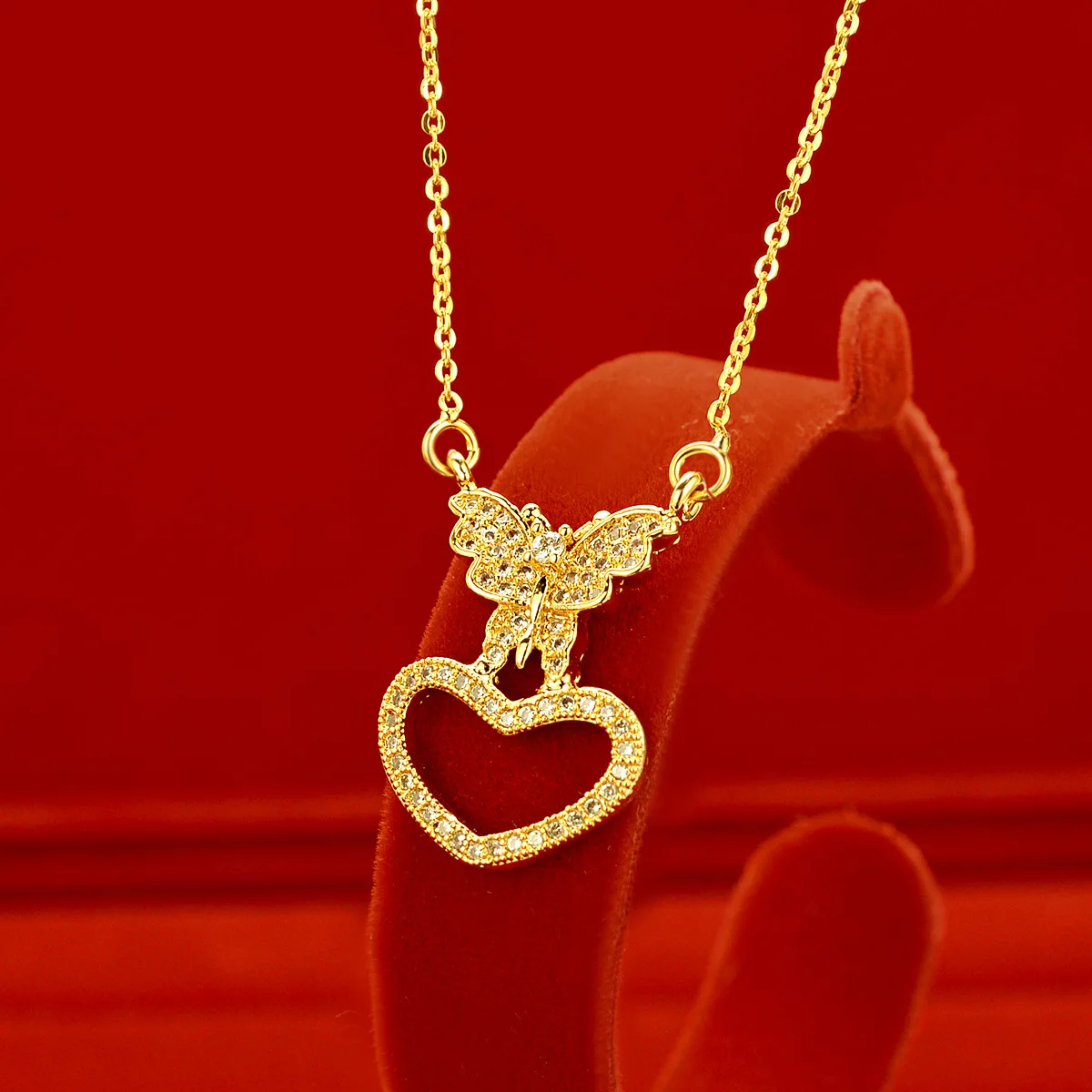 Women's Butterfly Love 18K Pendant AU750 Necklace Personalized versatile clavicle chain Niche tassel gift certificate
Women's Butterfly Love 18K Pendant AU750 Necklace Personalized versatile clavicle chain Niche tassel gift certificate