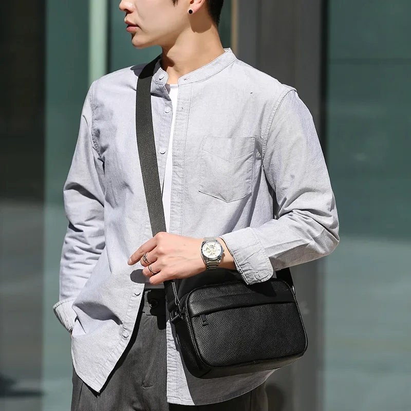 2026 New Luxury Casual Men's Handbags Genuine Leather Male Shoulder Bag Fashion Crossbody Bag Boy Brand Mini Messenger Bags
2026 New Luxury Casual Men's Handbags Genuine Leather Male Shoulder Bag Fashion Crossbody Bag Boy Brand Mini Messenger Bags