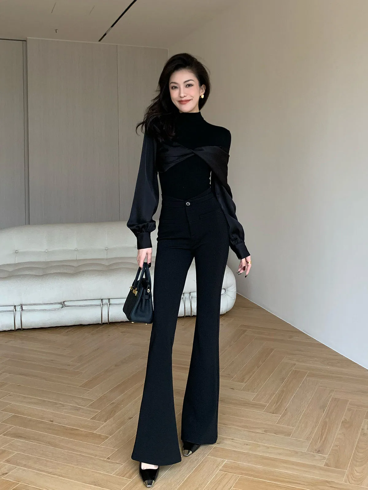 Женские повседневные брюки с высокой талией и расклешенными штанинами, модные, универсальные, стройнящие, современные, из смесового полиэстера и спандекса
Женские повседневные брюки с высокой талией и расклешенными штанинами, модные, универсальные, стройнящие, современные, из смесового полиэстера и спандекса