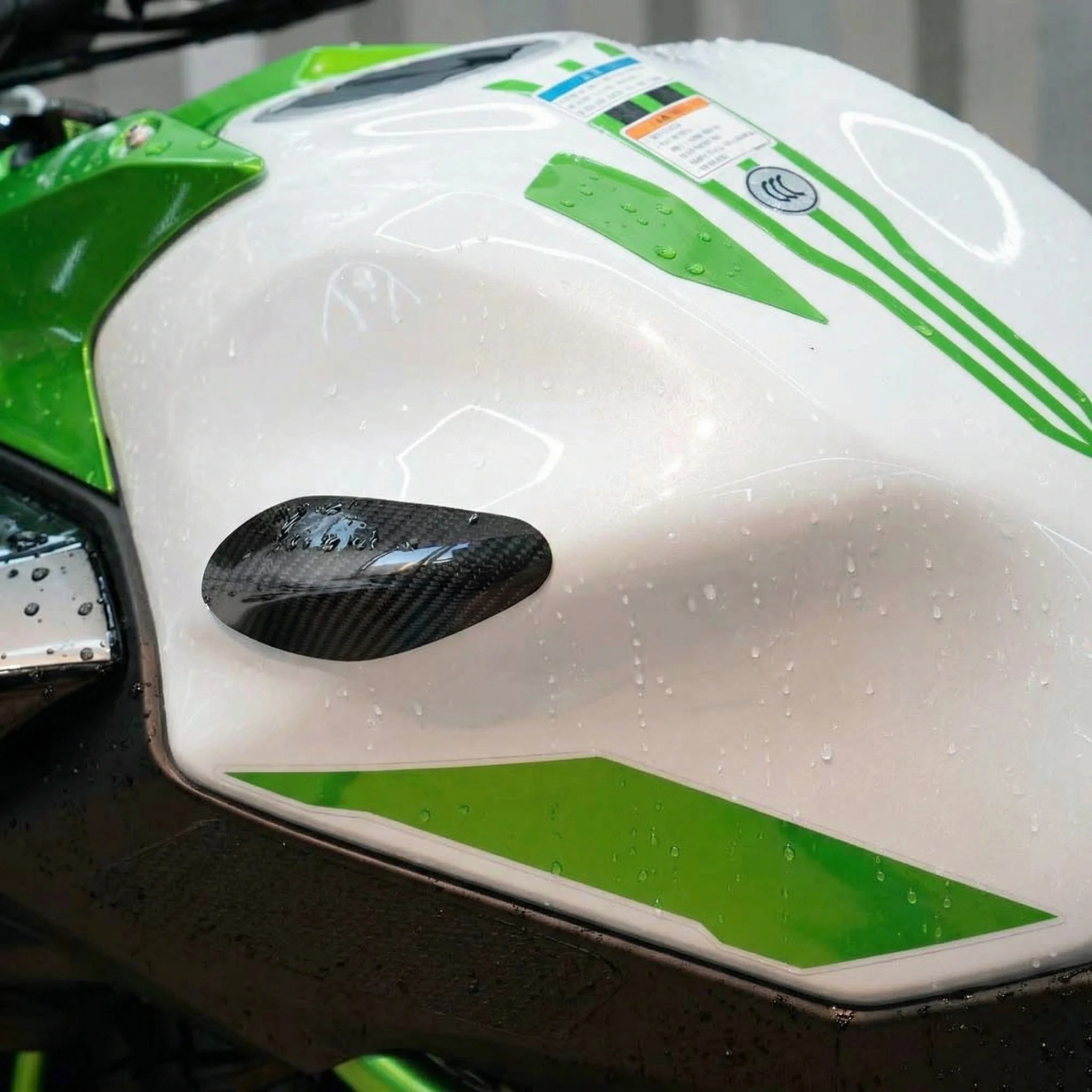Carbon Fiber Motorcycle Fuel Tank Cover Falling Protection for Kawasaki Z650 2017-2026
Carbon Fiber Motorcycle Fuel Tank Cover Falling Protection for Kawasaki Z650 2017-2026