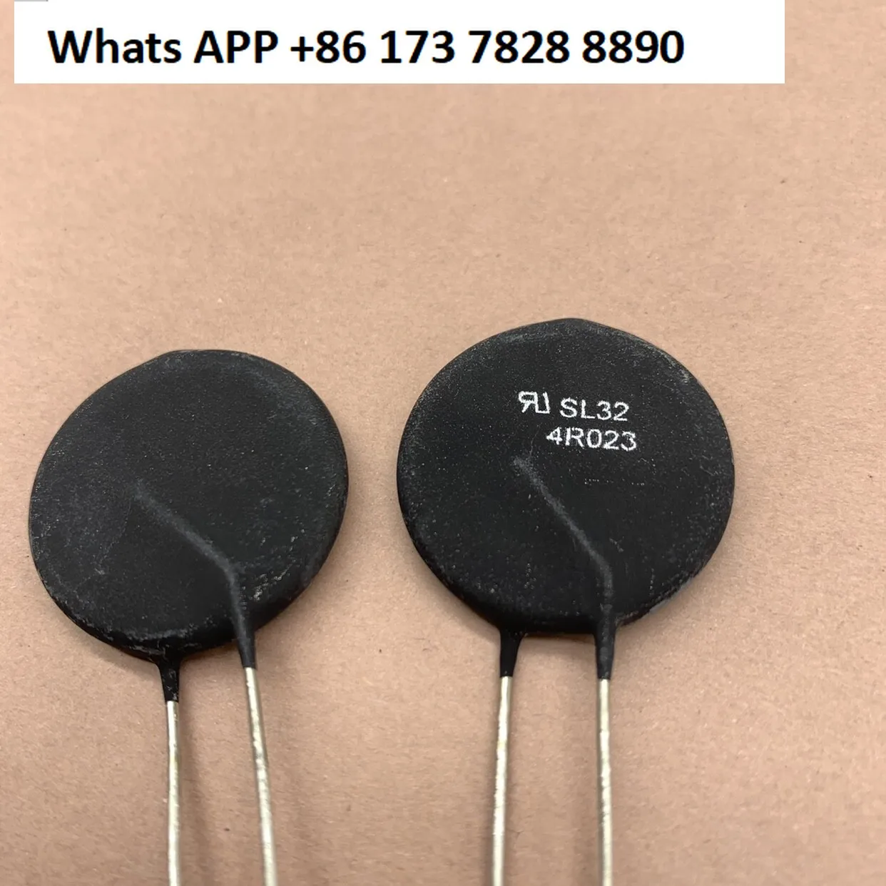 5PC SL32 4R023 Thermistor 4 ohms 23A Current limiter
5PC SL32 4R023 Thermistor 4 ohms 23A Current limiter